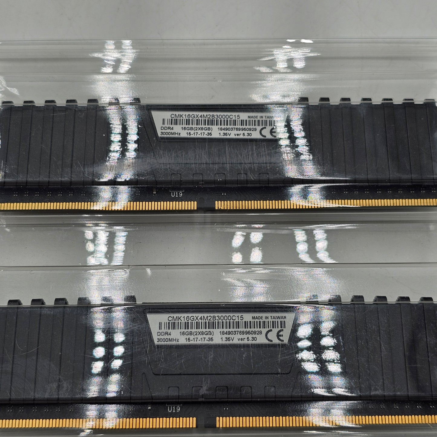 G.Skill RipJaws 16GB (2x8GB) RAM DDR4 3200MHz CMK16GX4M2B3000C15