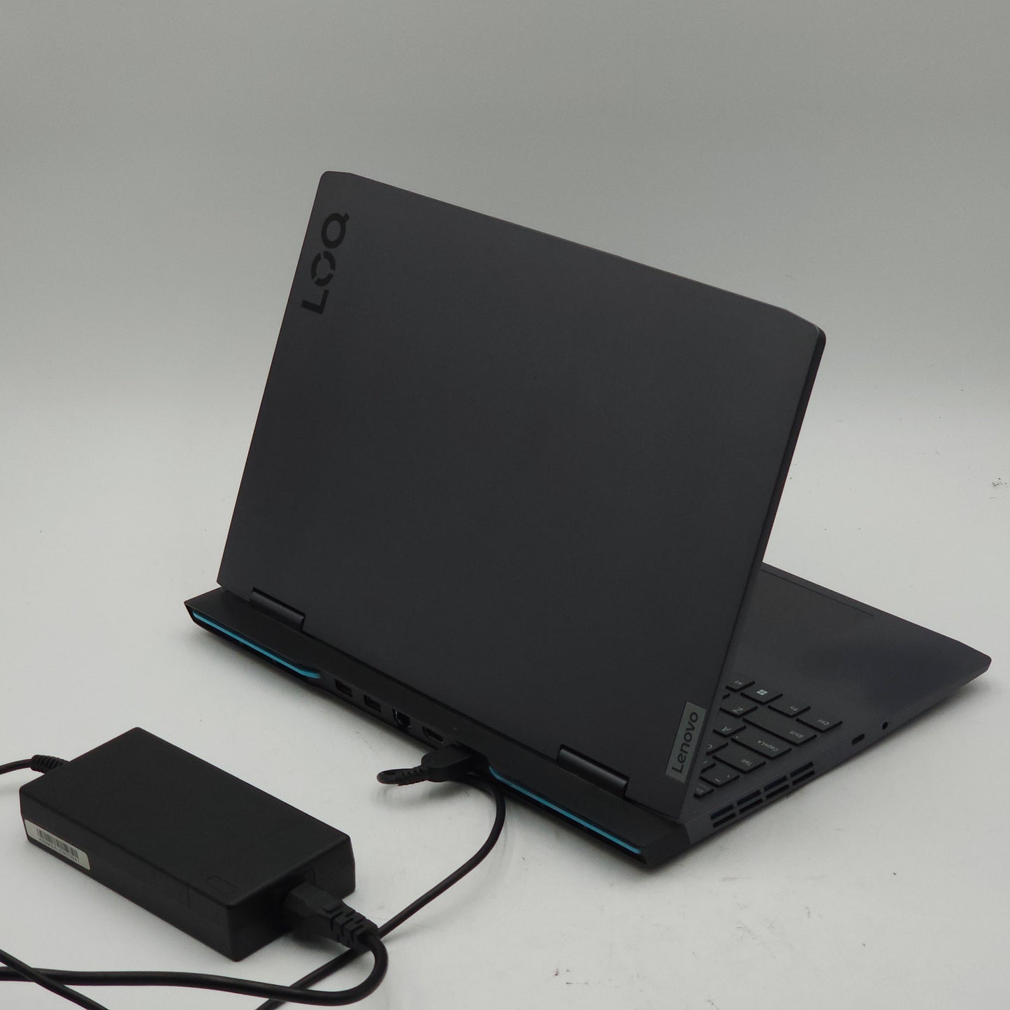 Lenovo LOQ 15.6" i5-13420H 2.1GHz 16GB RAM 512GB SSD GeForce RTX 3050