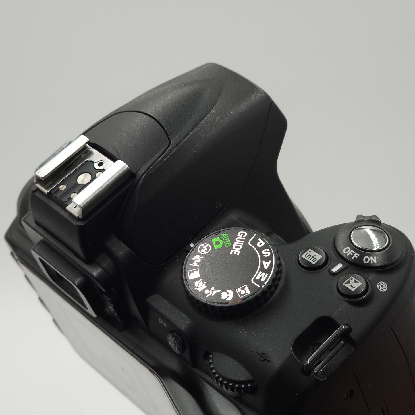 Nikon D3000 10.2MP Digital Camera Body Only