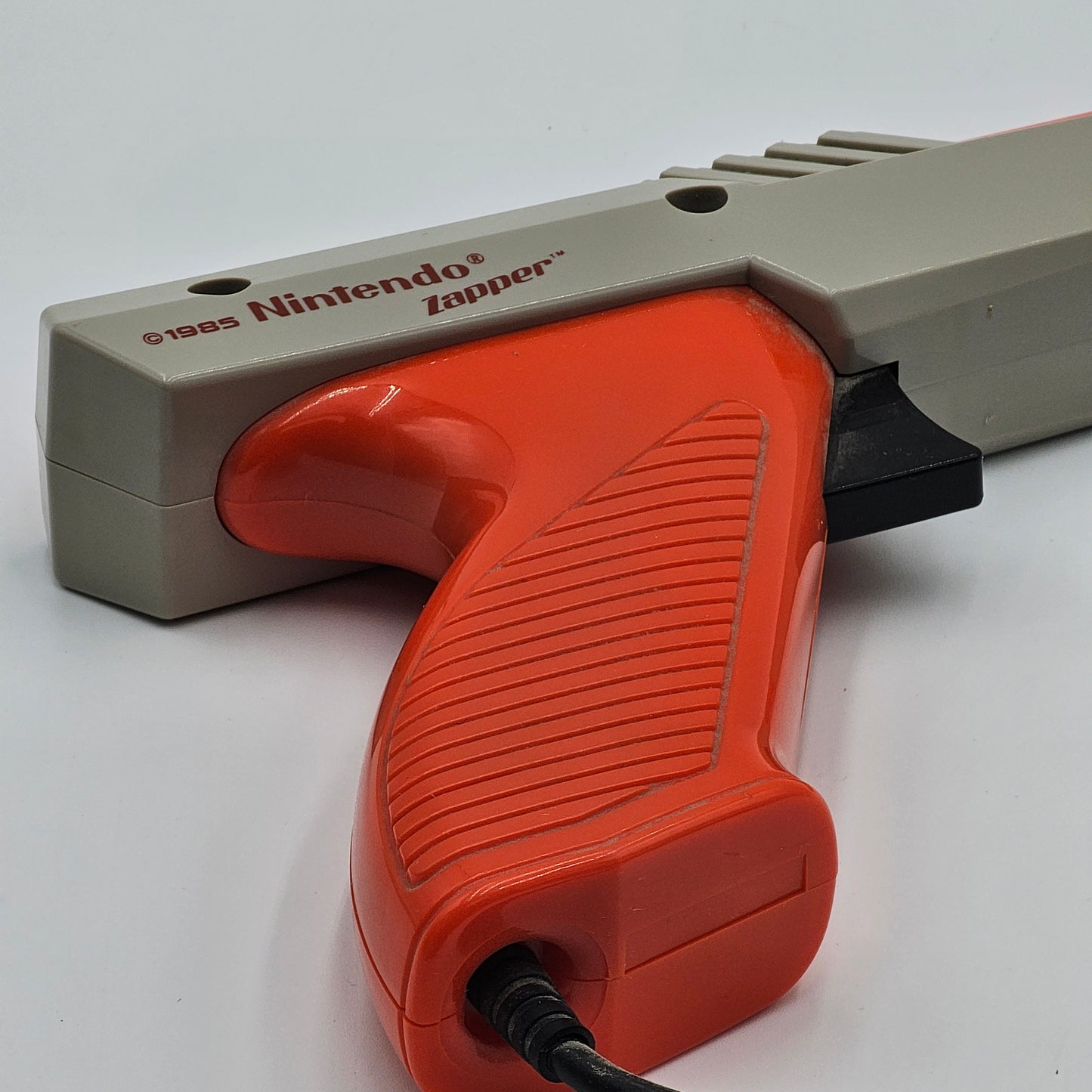 Nintendo Vintage NES Zapper Wired Controller NES-005 OEM