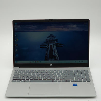 HP 15 Laptop i5-1335U 8GB RAM 256GB SSD Silver with Charger