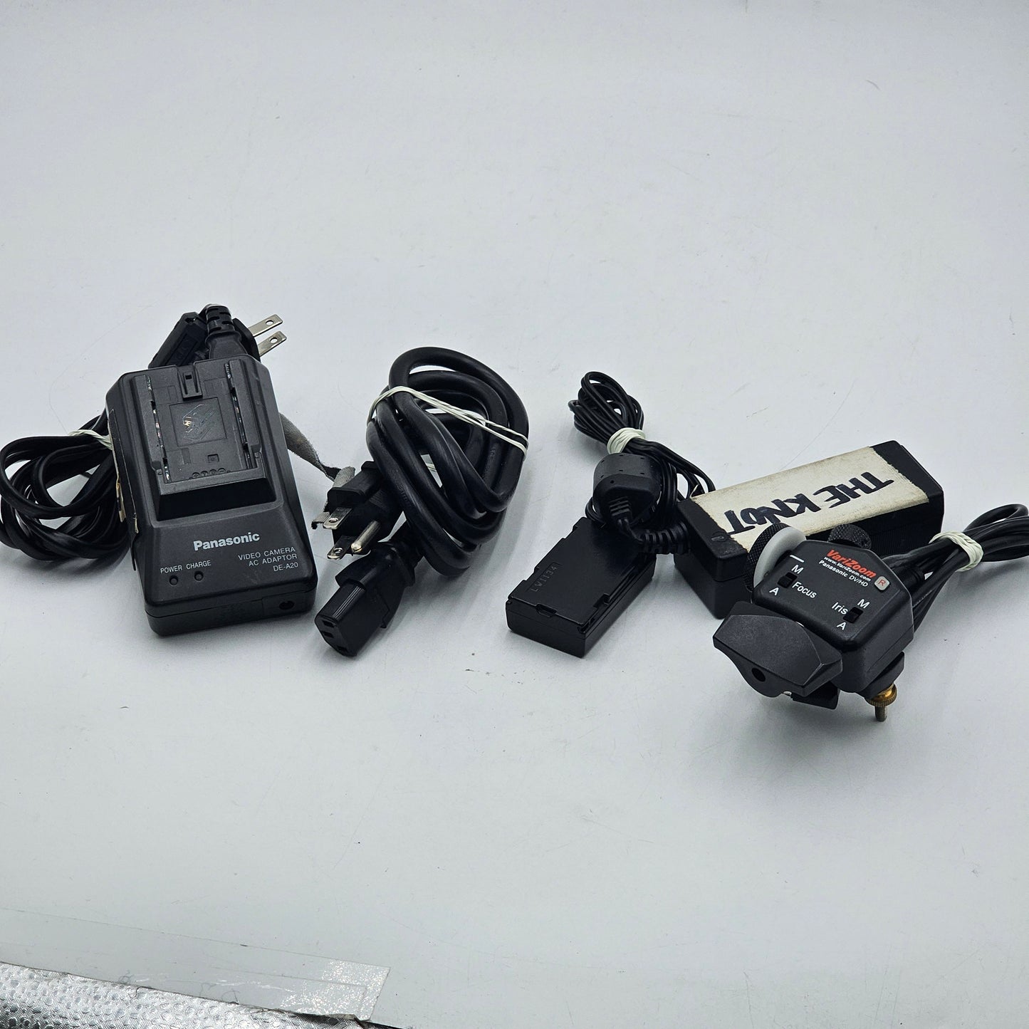 Panasonic AG-HPX250 P2 HD Camcorder with Charger