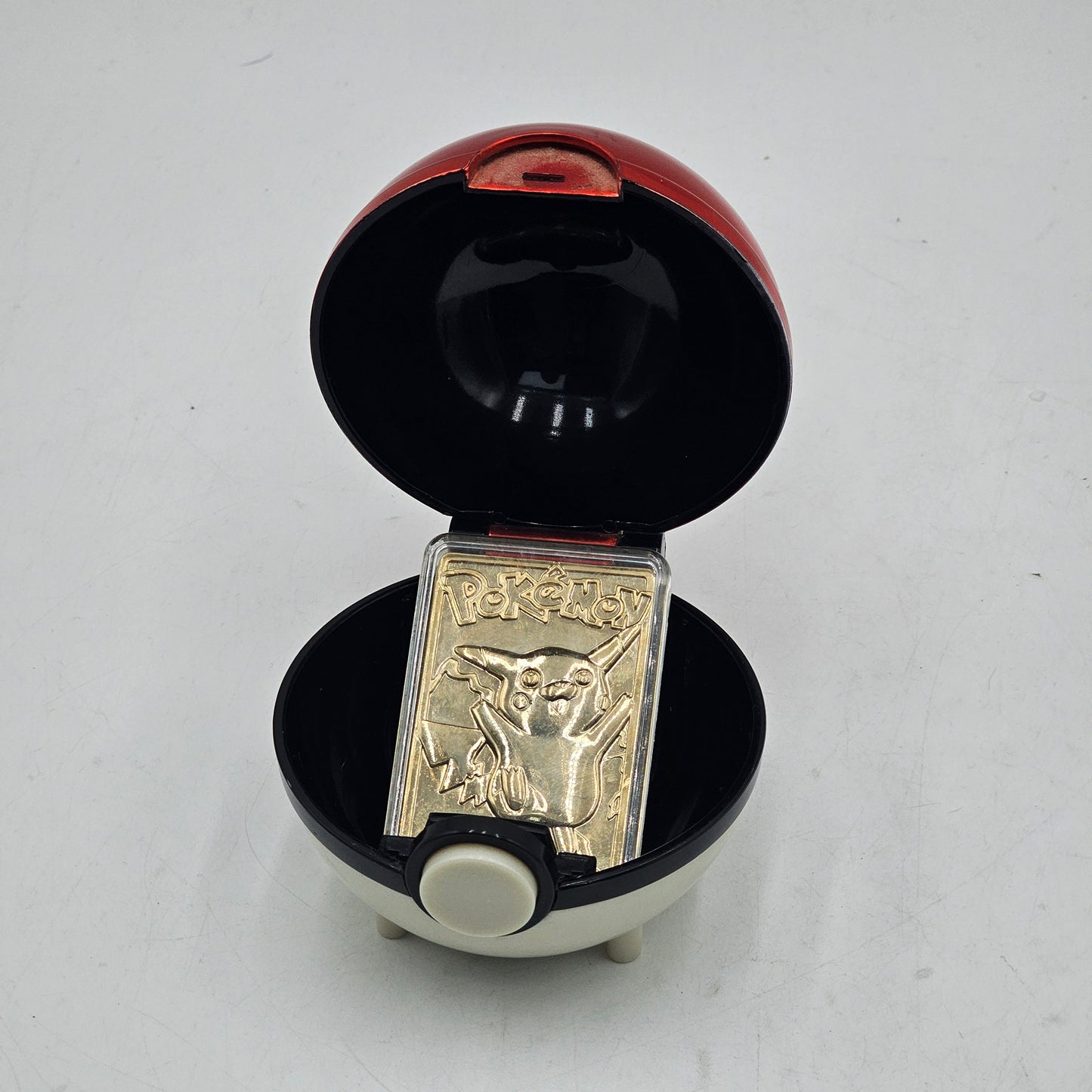 Burger King 1999 Gold Plated Pikachu Pokeball Card