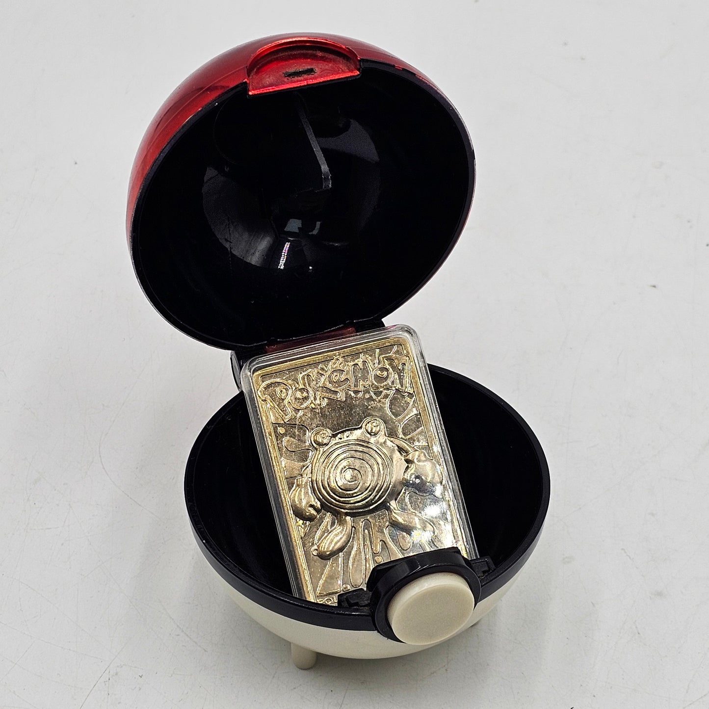 Burger King 1999 Gold Plated Poliwrath Pokeball Card