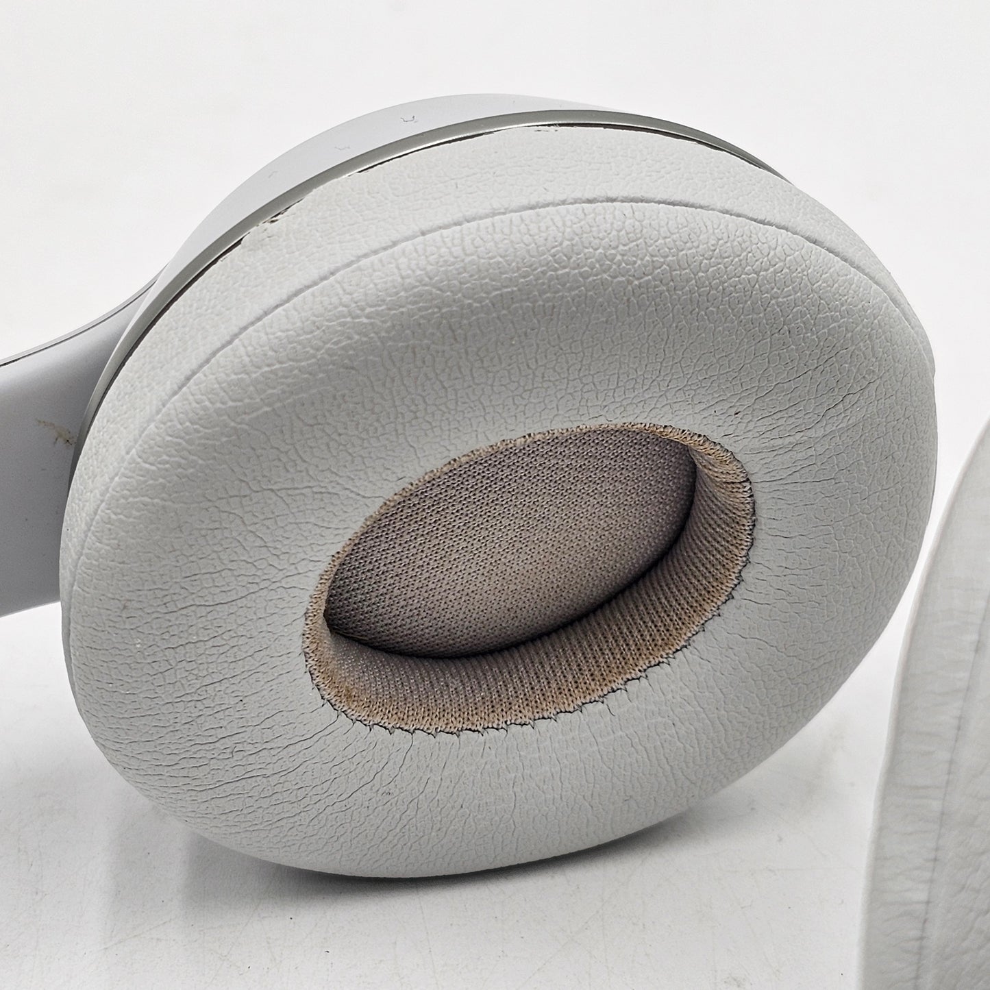 Beats Solo3 Wireless On-Ear Headphones White