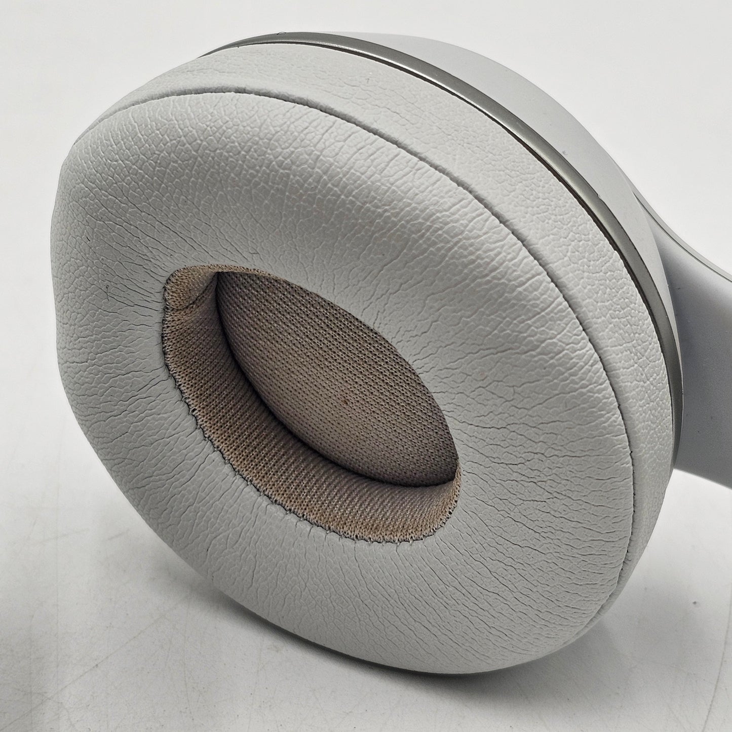 Beats Solo3 Wireless On-Ear Headphones White