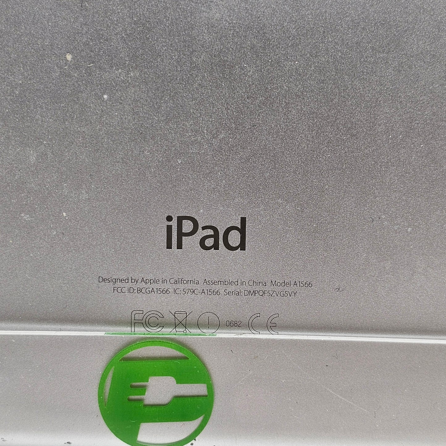 WiFi Only Apple iPad Air 2nd Gen 64GB 14.0.1 Silver MGKM2LL/A