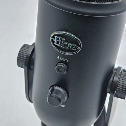 Blue Yeti Professional Multi-Pattern USB Condenser Microphone