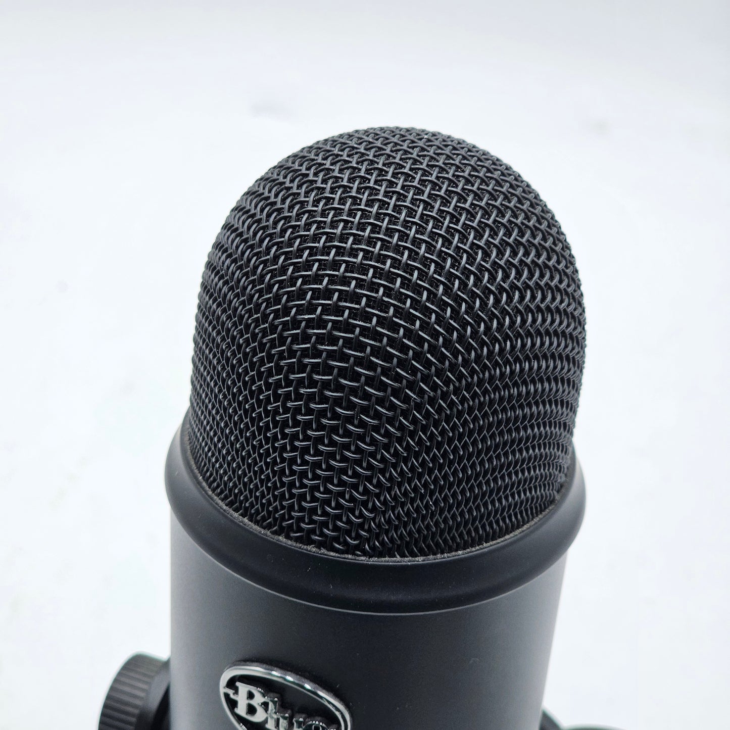 Blue Yeti Professional Multi-Pattern USB Condenser Microphone