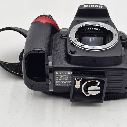 Nikon D90 12.3MP Digital Camera