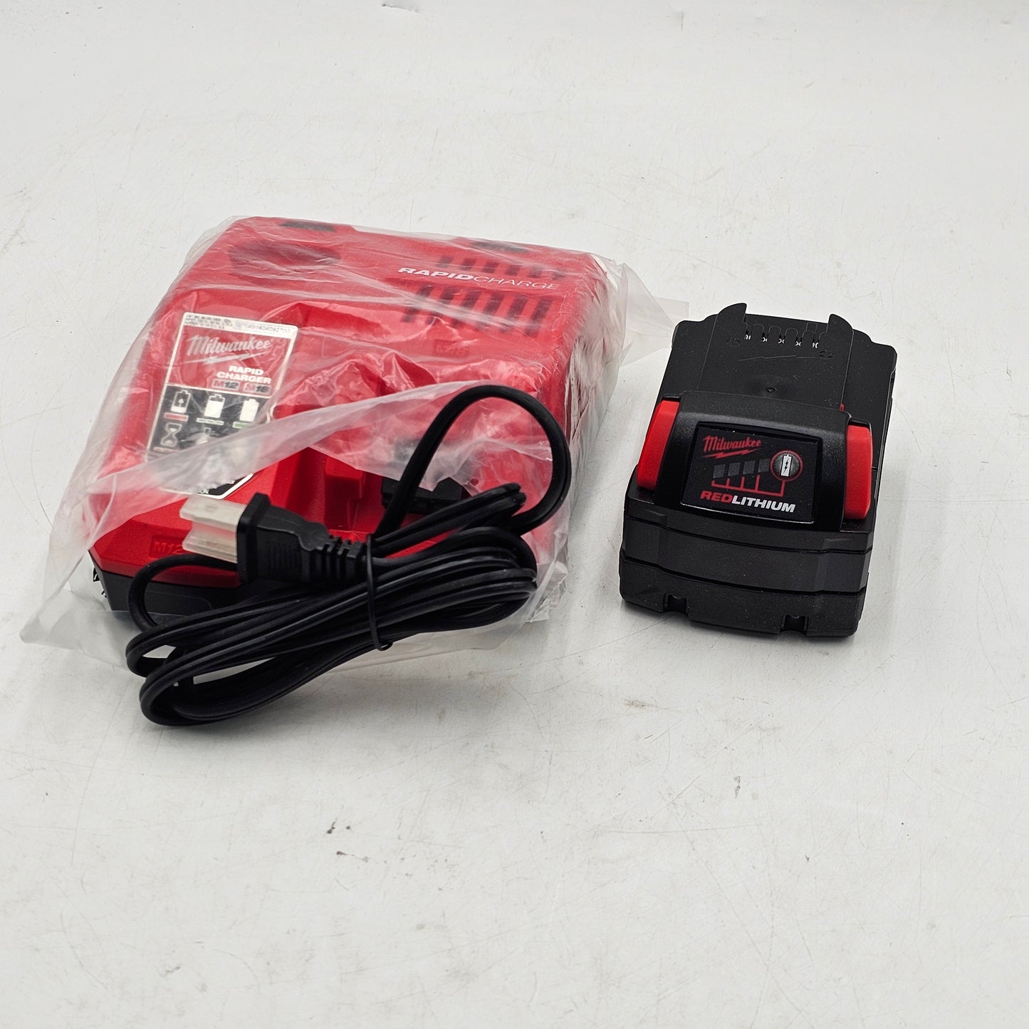 Milwaukee 2738-22P M18 18V Variable Speed Polisher Kit