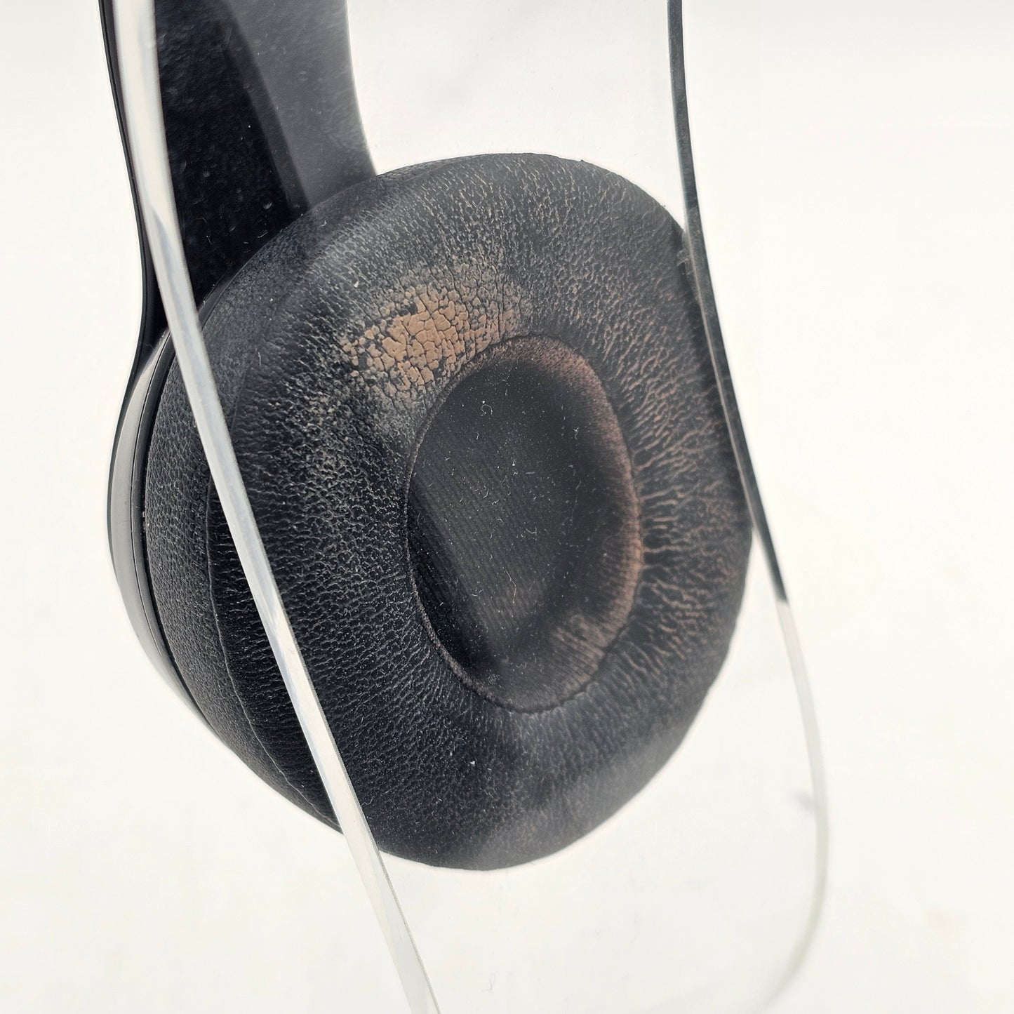 BEATS SOLO 3 Wireless Over-Ear Bluetooth Headphones Black MX432LL/A