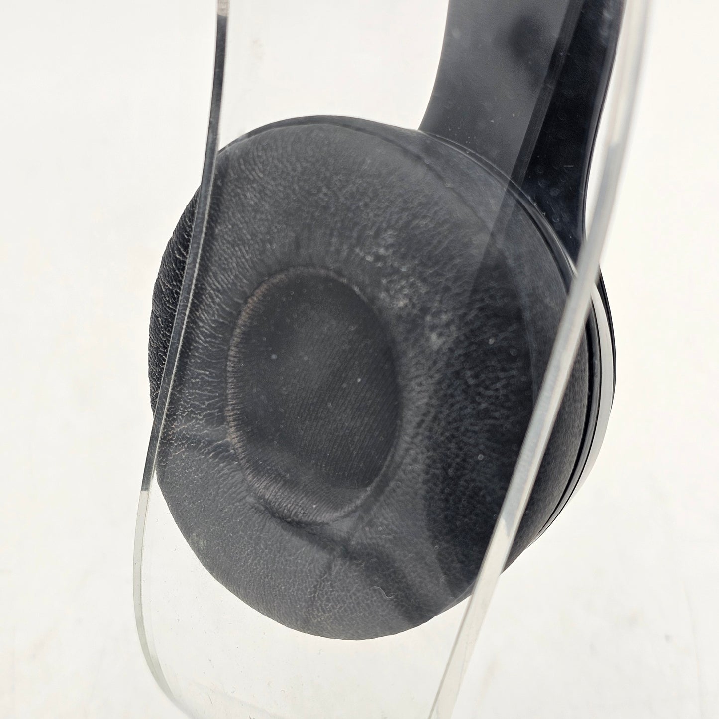 BEATS SOLO 3 Wireless Over-Ear Bluetooth Headphones Black MX432LL/A