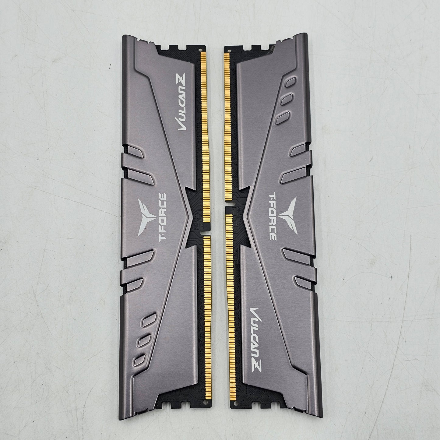 TeamGroup T-Force Vulcan Z 16GB (2x8GB) RAM DDR4 3200MHz CL16-18-18-38