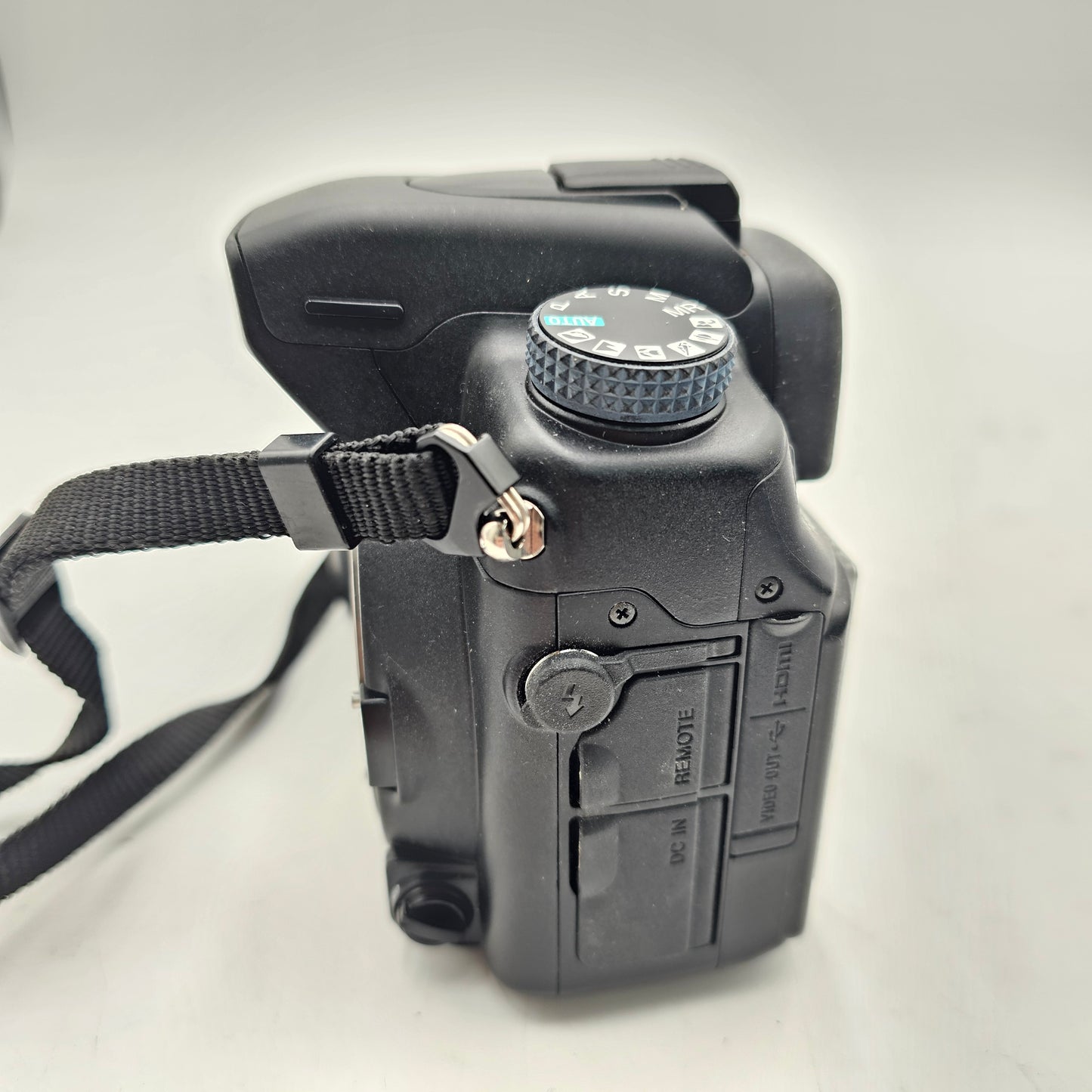 Sony A700 12.2MP Digital SLR DSLR Camera