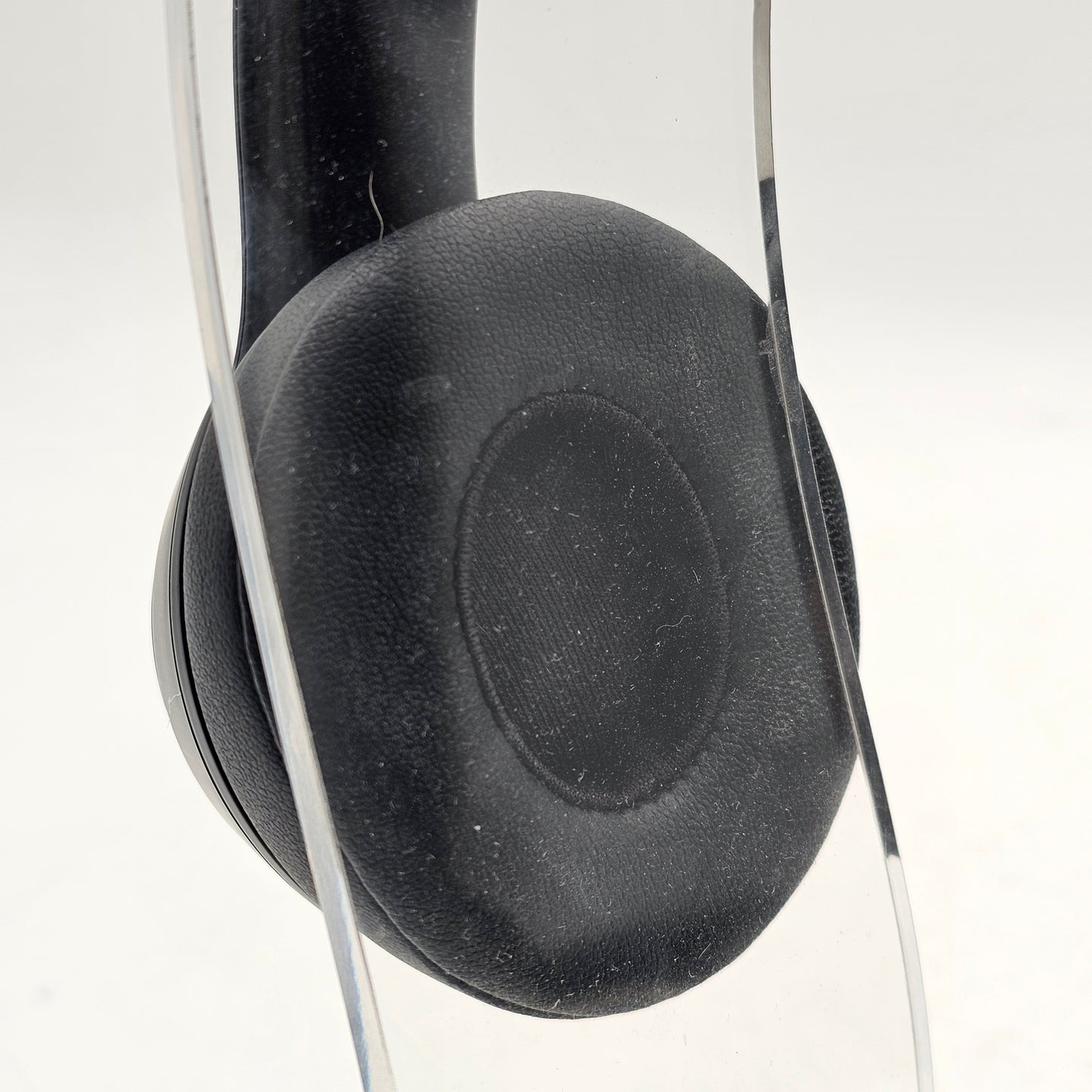 Beats Solo3 Wireless Over-Ear Bluetooth Headphones Black MX432LL/A