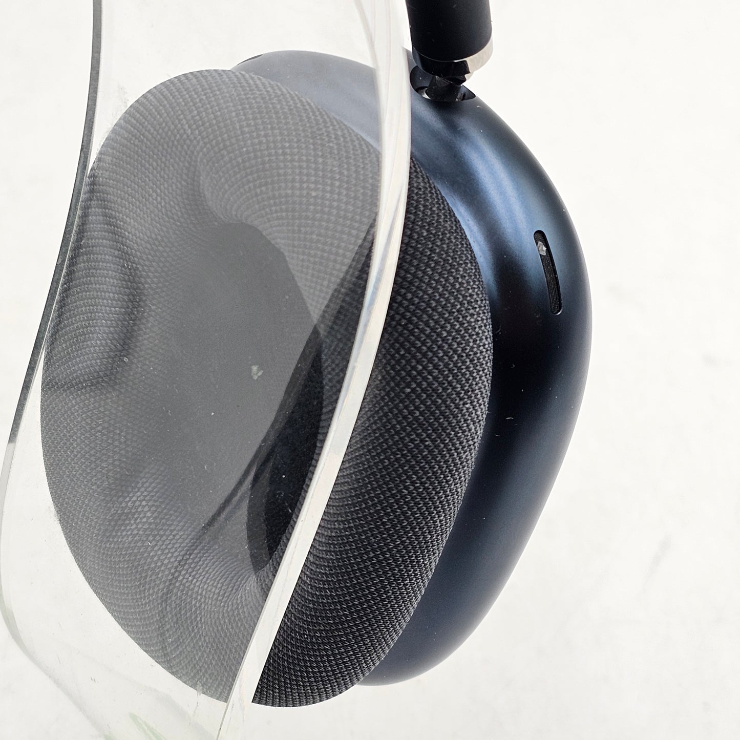 Apple AirPods Max Wireless Over-Ear Headphones Midnight Blue MWW43AM/A