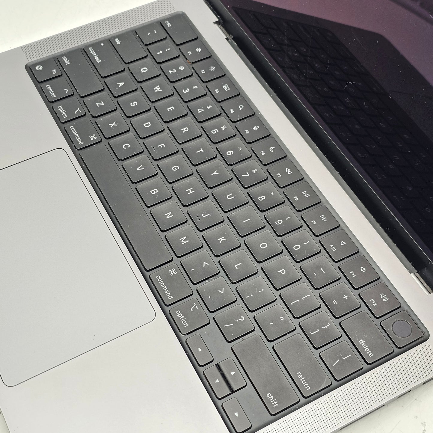 2021 Apple MacBook Pro 14" M1 Pro 14C GPU 3.2GHz 16GB RAM 512GB SSD A2442