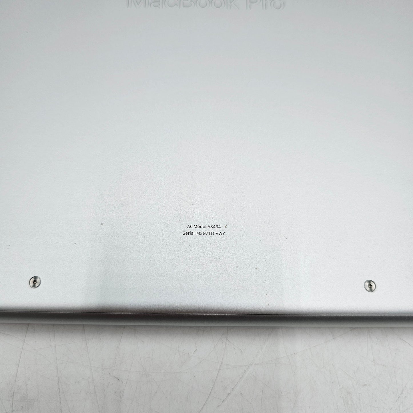 2025 Apple MacBook Pro 14" M5 10C GPU 4.6GHz 24GB RAM 1TB SSD MDE64LL/A