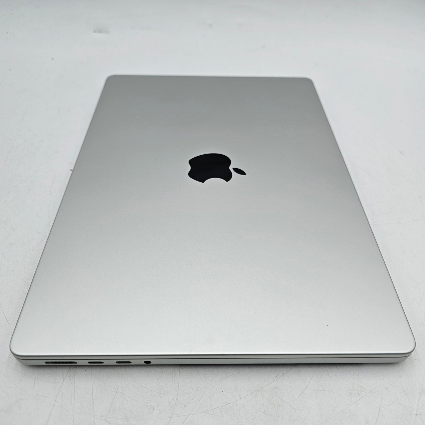 2025 Apple MacBook Pro 14" M5 10C GPU 4.6GHz 24GB RAM 1TB SSD MDE64LL/A