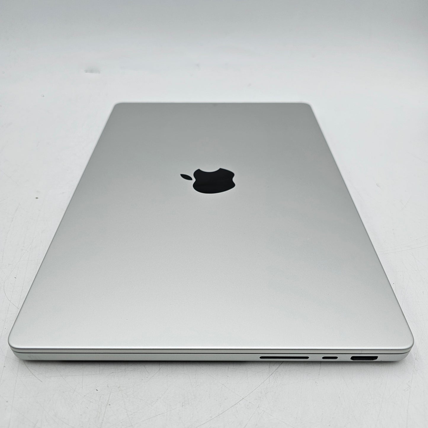 2025 Apple MacBook Pro 14" M5 10C GPU 4.6GHz 24GB RAM 1TB SSD MDE64LL/A