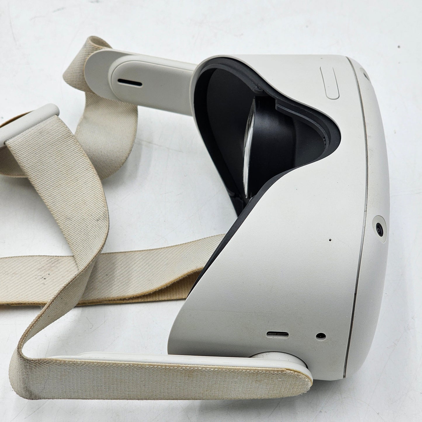 Meta Quest 2 128GB Standalone All-in-One VR Headset KW49CM