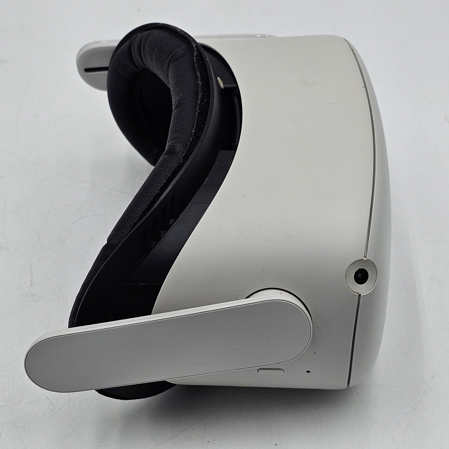 Meta Quest 2 128GB Standalone All-in-One VR Headset KW49CM