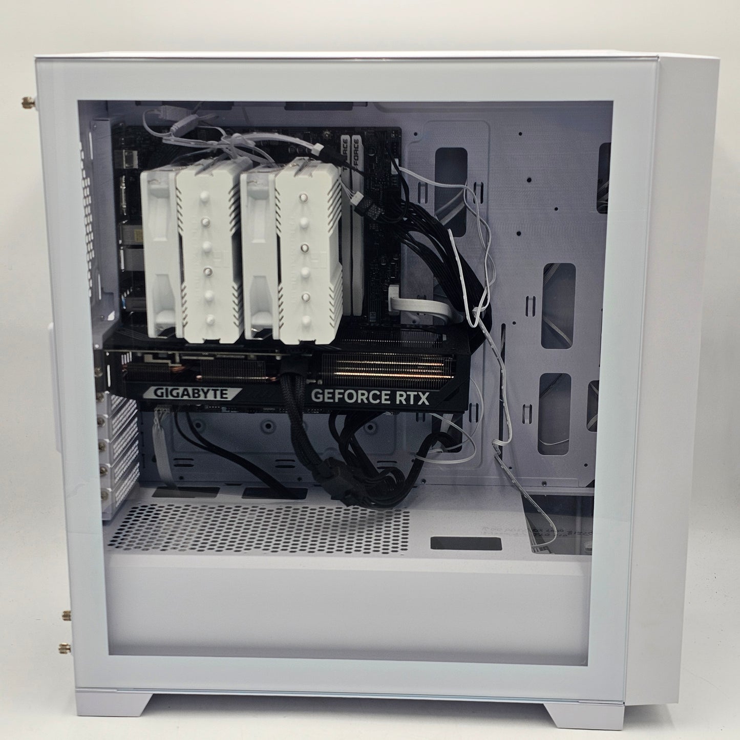 Cooler Master Custom PC Ryzen 5 9600X 3.90GHz 16GB RAM 1TB SSD GeForce RTX 5070
