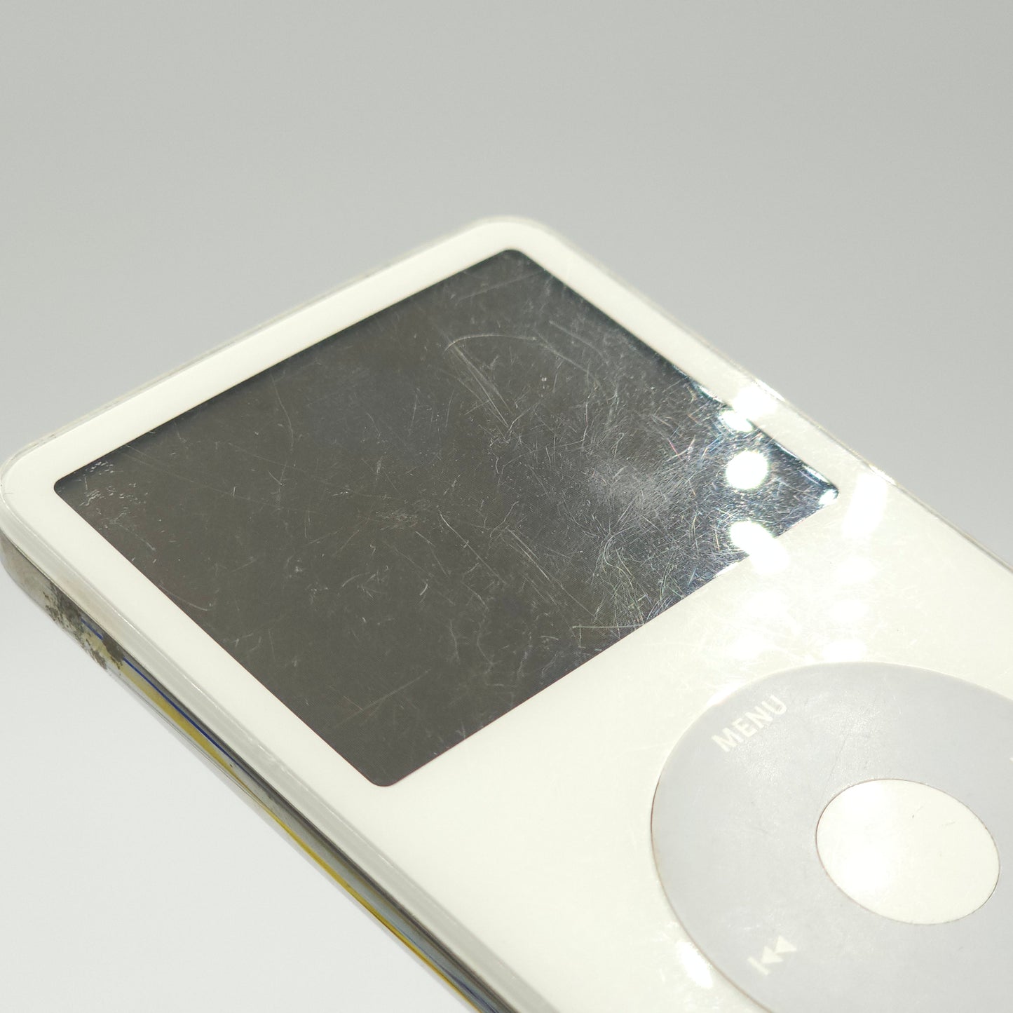 Apple iPod Classic 5th Gen 30GB White A1136